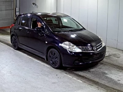NISSAN TIIDA