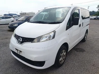 NISSAN NV200