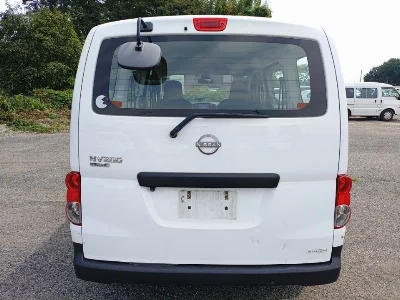 NISSAN NV200