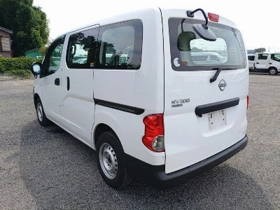 NISSAN NV200
