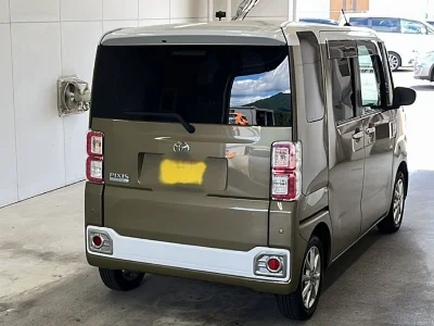TOYOTA PIXIS MEGA