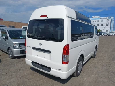 TOYOTA REGIUS ACE VAN