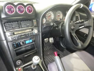 NISSAN SKYLINE