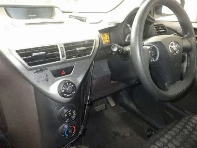 TOYOTA IQ