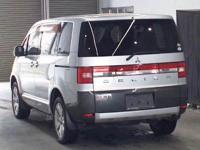 MITSUBISHI DELICA D5