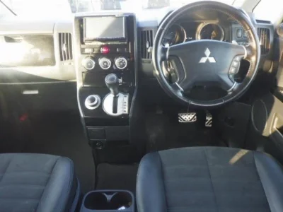 MITSUBISHI DELICA D5
