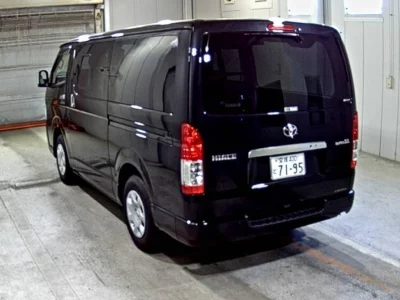 TOYOTA HIACE VAN