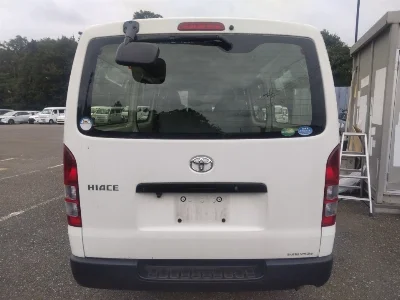 TOYOTA HIACE VAN
