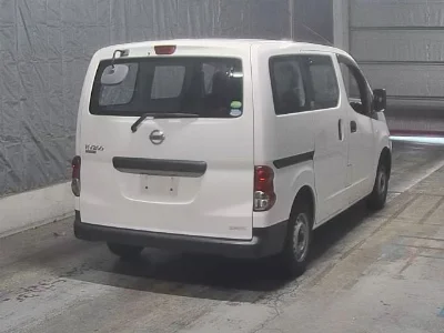 NISSAN NV200