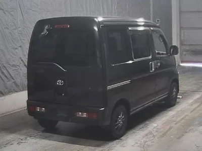 TOYOTA PIXIS VAN