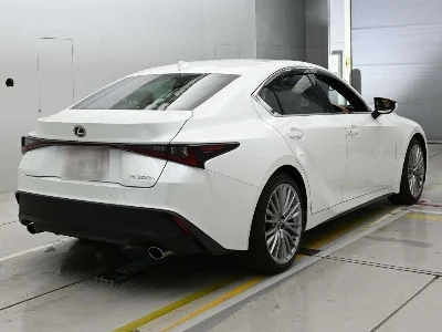 LEXUS IS