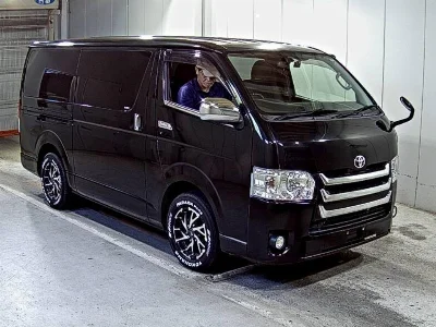 TOYOTA REGIUS VAN