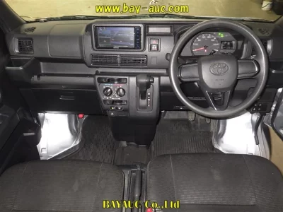 TOYOTA PIXIS VAN
