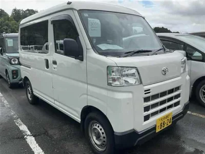 TOYOTA PIXIS VAN