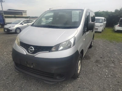 NISSAN NV200