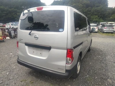 NISSAN NV200