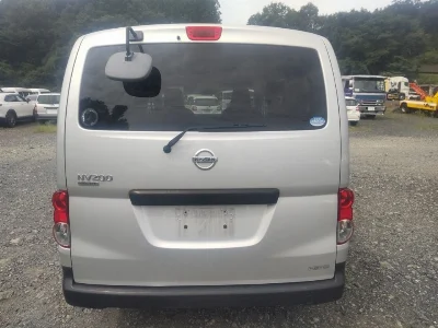 NISSAN NV200