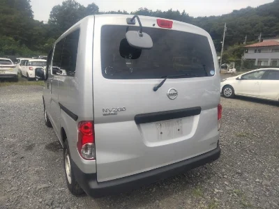 NISSAN NV200