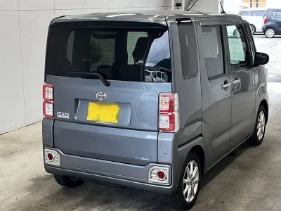 TOYOTA PIXIS MEGA