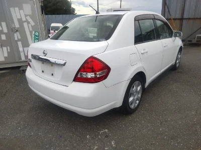 NISSAN TIIDA LATIO