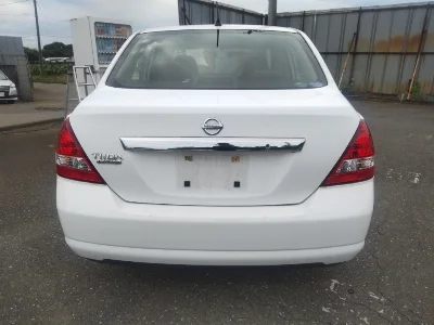 NISSAN TIIDA LATIO