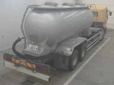 NISSAN UD
