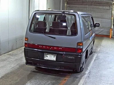 MITSUBISHI DELICA WAGON