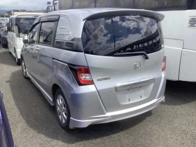 HONDA FREED SPIKE