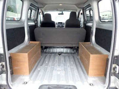 NISSAN NV200