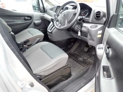 NISSAN NV200