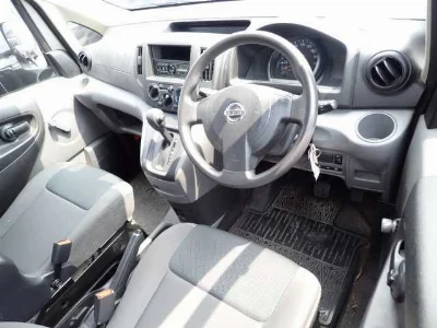 NISSAN NV200