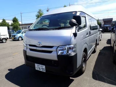 TOYOTA HIACE VAN