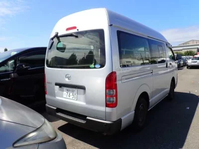 TOYOTA HIACE VAN