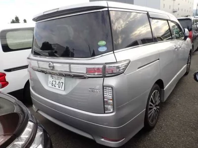 NISSAN ELGRAND