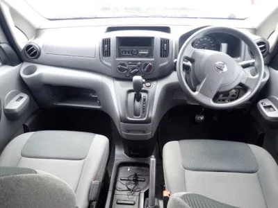 NISSAN NV200