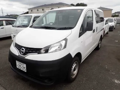 NISSAN NV200