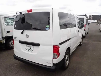 NISSAN NV200