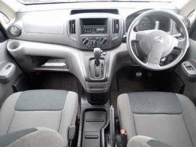 NISSAN NV200
