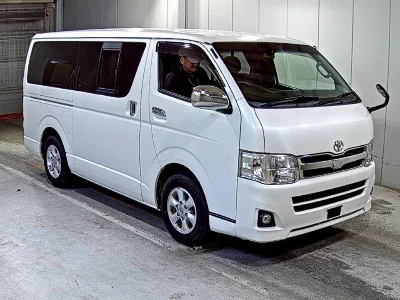 TOYOTA HIACE VAN