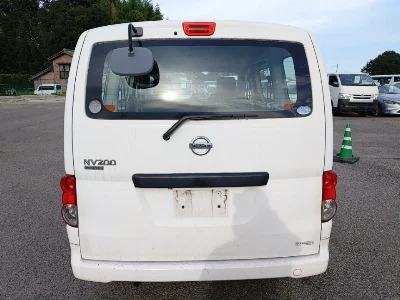 NISSAN NV200