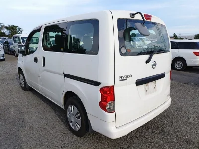 NISSAN NV200