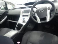 Цена авто Toyota Prius с аукционов Японии, номер кузова ZVW30, пробег 100 000, оценка 8