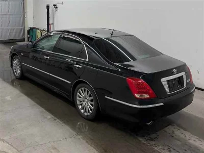 TOYOTA CROWN MAJESTA