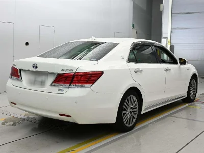 TOYOTA CROWN MAJESTA