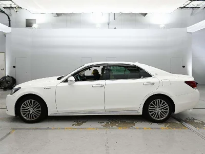 TOYOTA CROWN MAJESTA