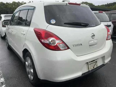 NISSAN TIIDA