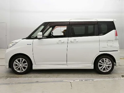 MITSUBISHI DELICA D2