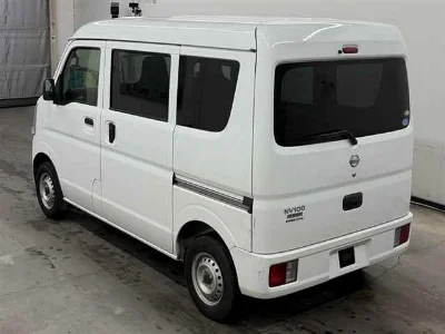 NISSAN CLIPPER VAN
