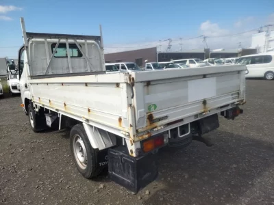 TOYOTA DYNA