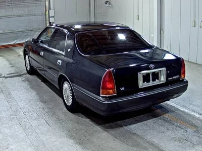 TOYOTA CROWN MAJESTA